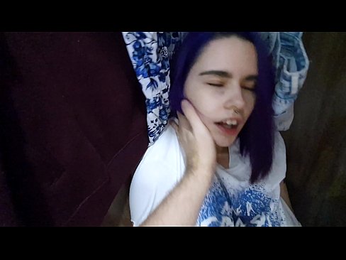 ❤️ Našel jsem svou sestru ve skříni a pomohl jí udělat se ❤ Šukání u nás ❤